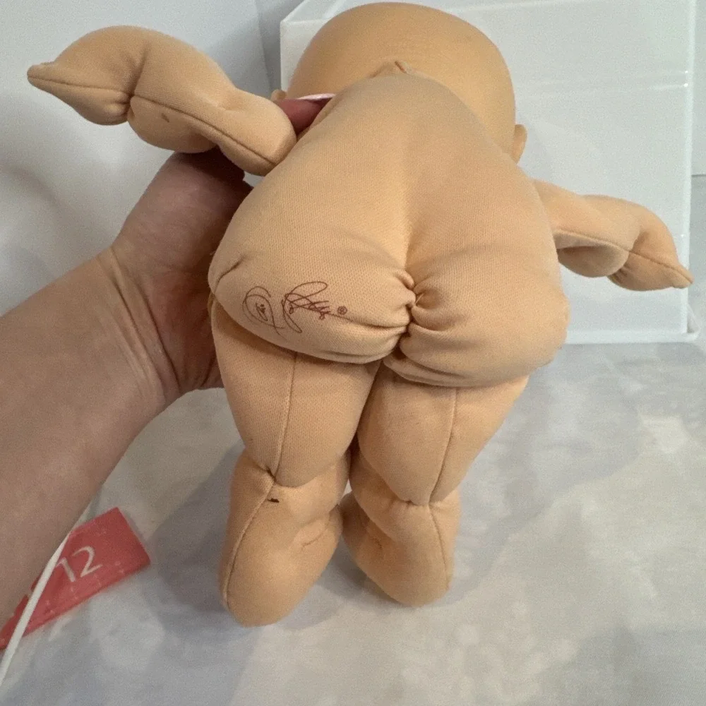 Cabbage Patch Kids this 1996 smoke